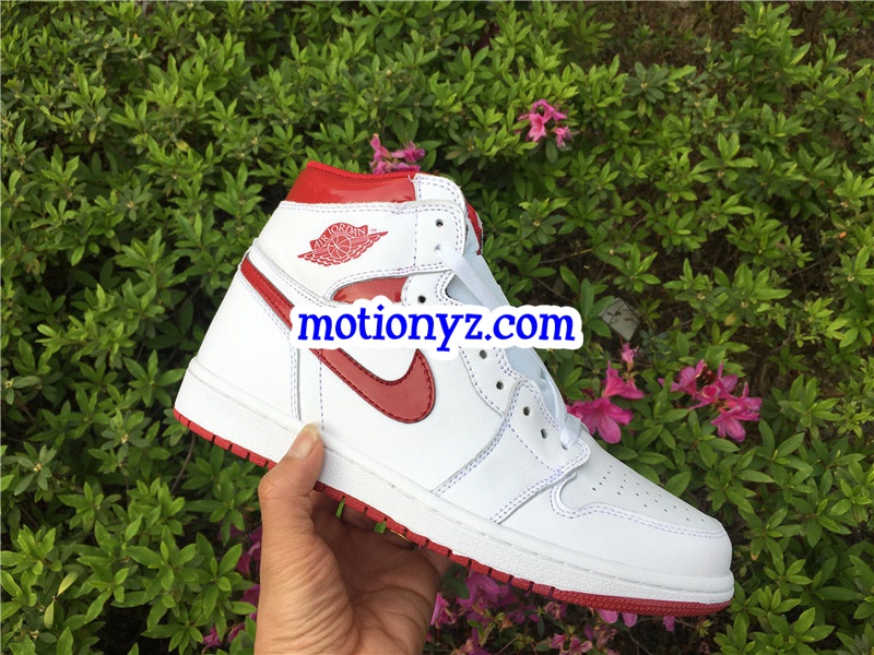 Air Jordan 1 High OG Metallic Red